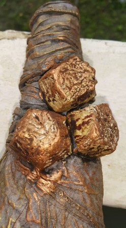 Terméssel díszítve pálinkás üvegre